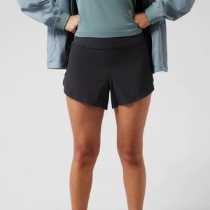 Athleta Run With It 3.5” Short Black